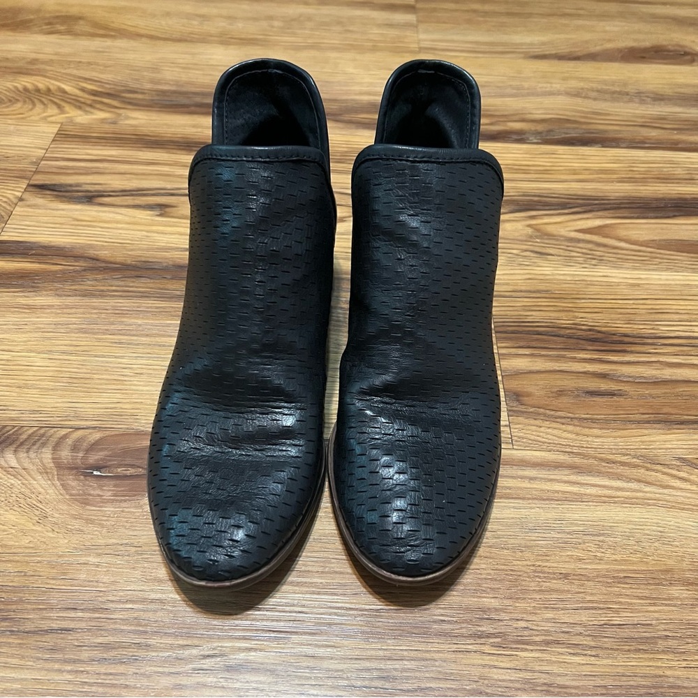 Lucky Brand Bashina Split Ankle Booties Size 8